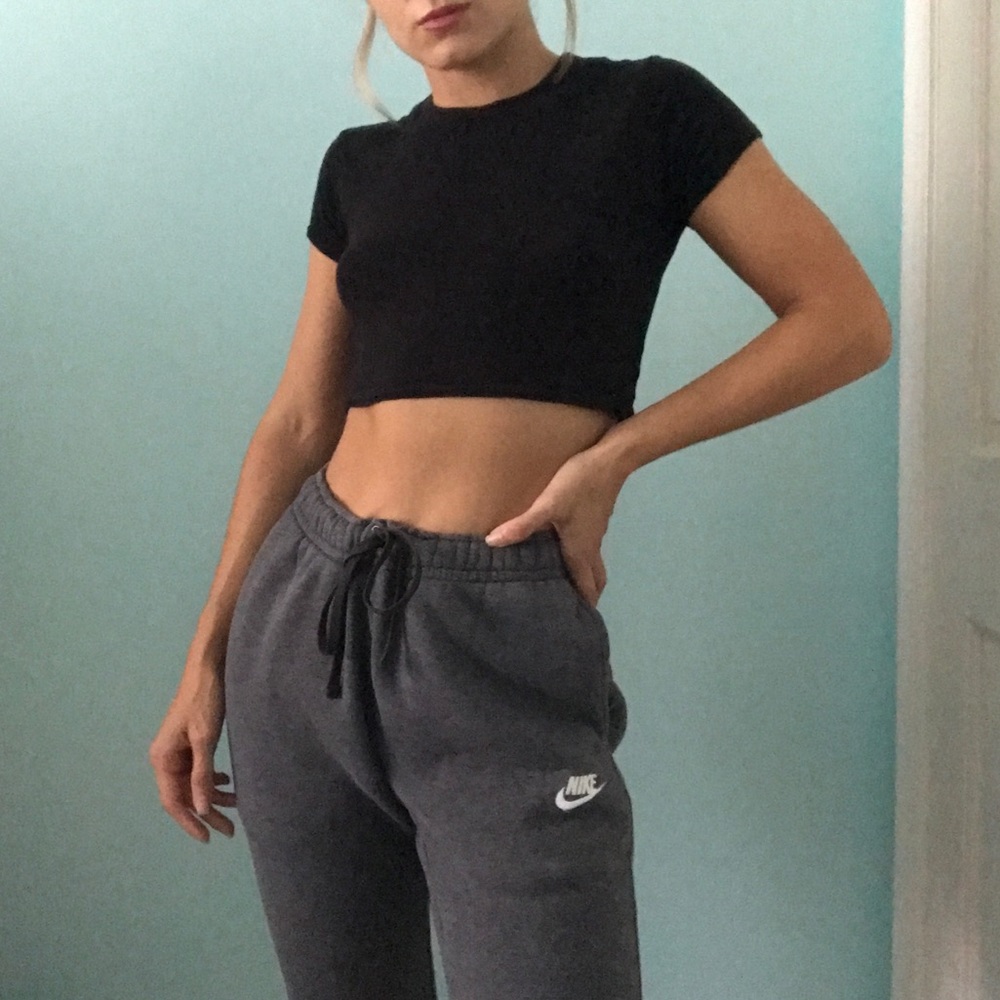 Nike Cropped High Waisted Joggers